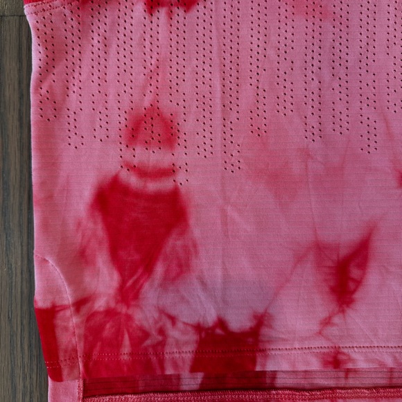 Lululemon Train to Be Tank Top Hi-Low Hem - Picture 2 of 3